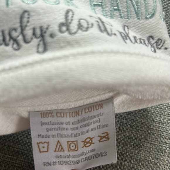 Deborah Connolly Designs Set of 2 Hand Towels embroidered “Wash Your Hands” - Picture 6 of 7